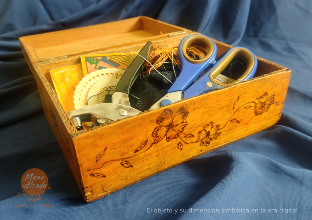 COSTURERO - Objeto real